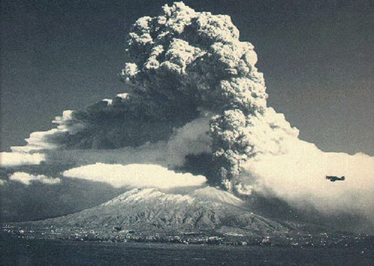 Foto dell'eruzione del Vesuvio del 1944