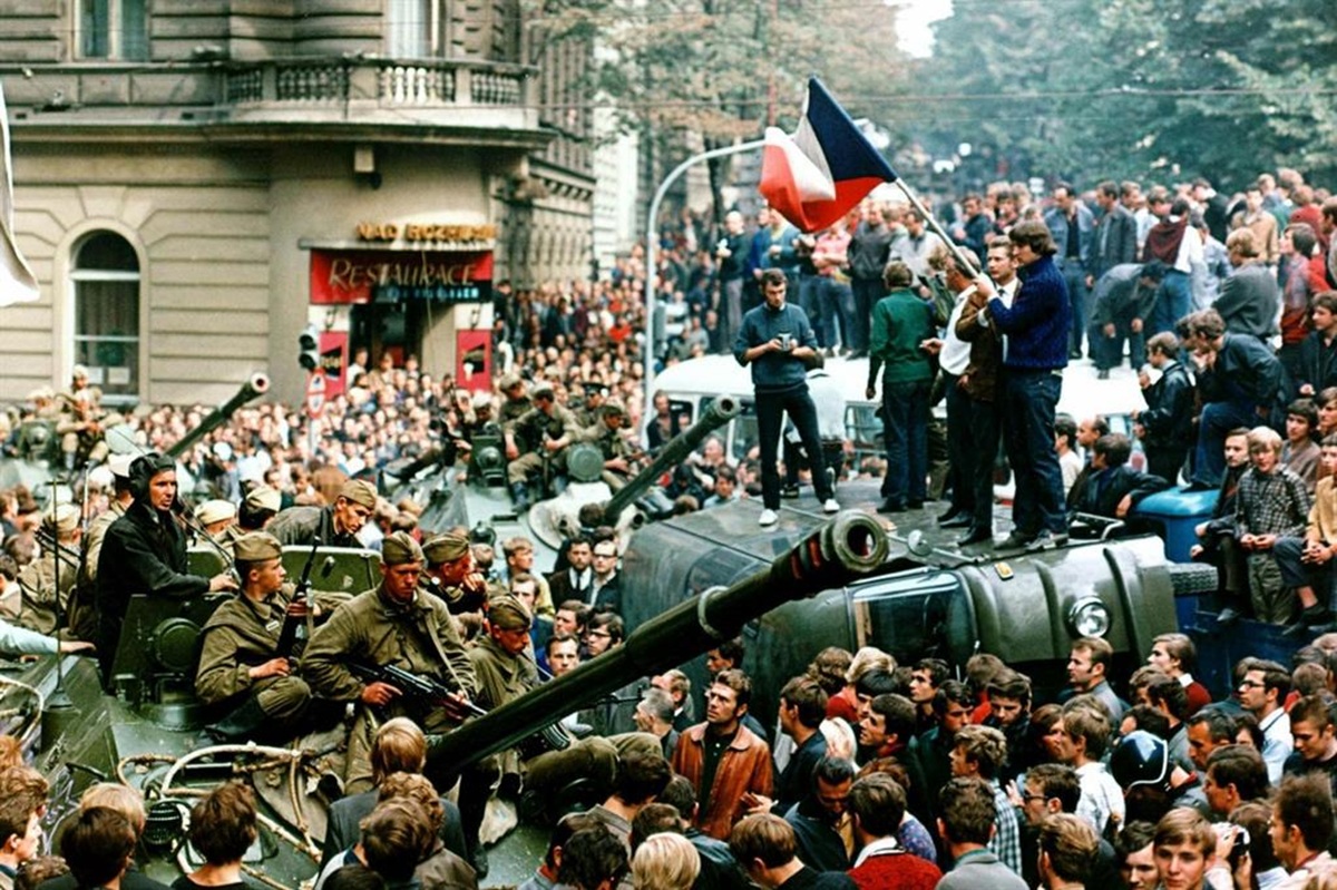 Manifestanti Cecoslovacchi durante le proteste della Primavera di Praga